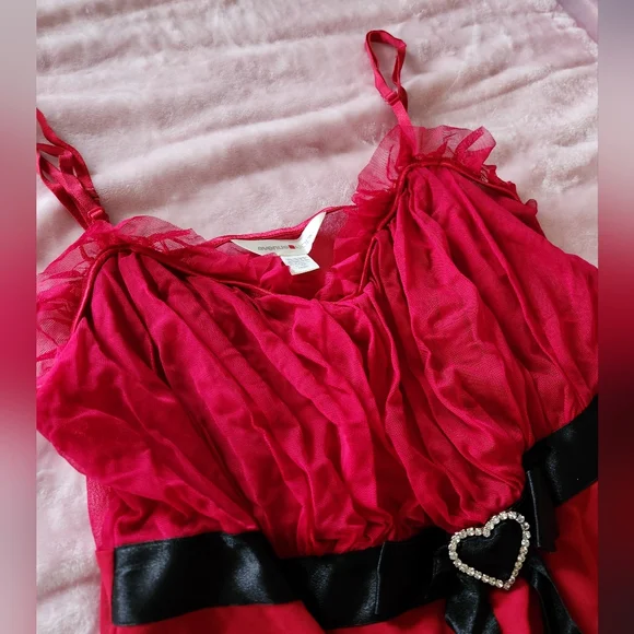 Red Lingerie - Picture 4 of 5